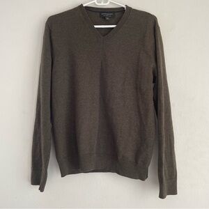 Banana Republic moss green 100% merino wool sweater